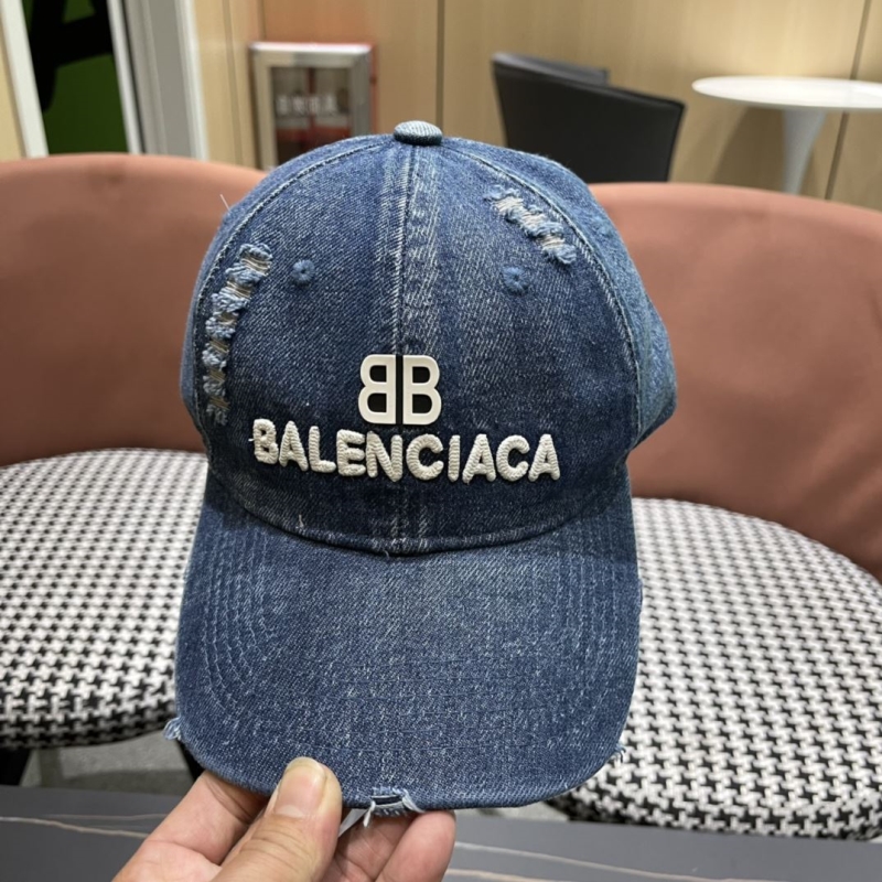 BALENCIAGA